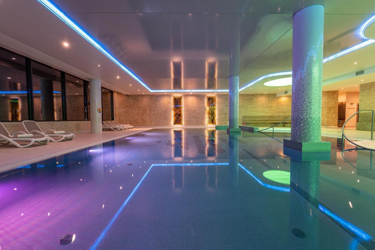 Vestina Wellness & Spa Hotel 미엥지즈드로예 외부 사진