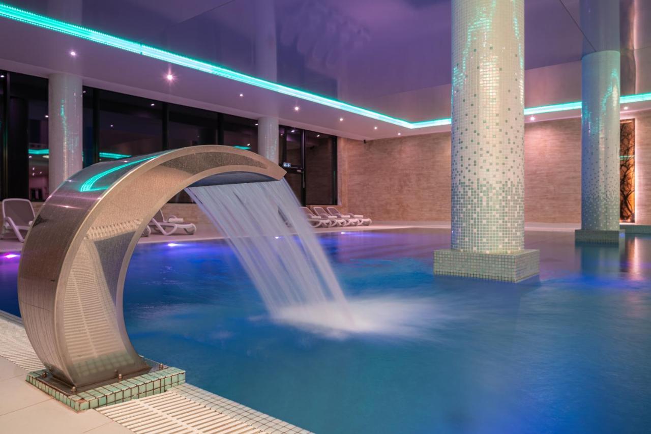 Vestina Wellness & Spa Hotel 미엥지즈드로예 외부 사진
