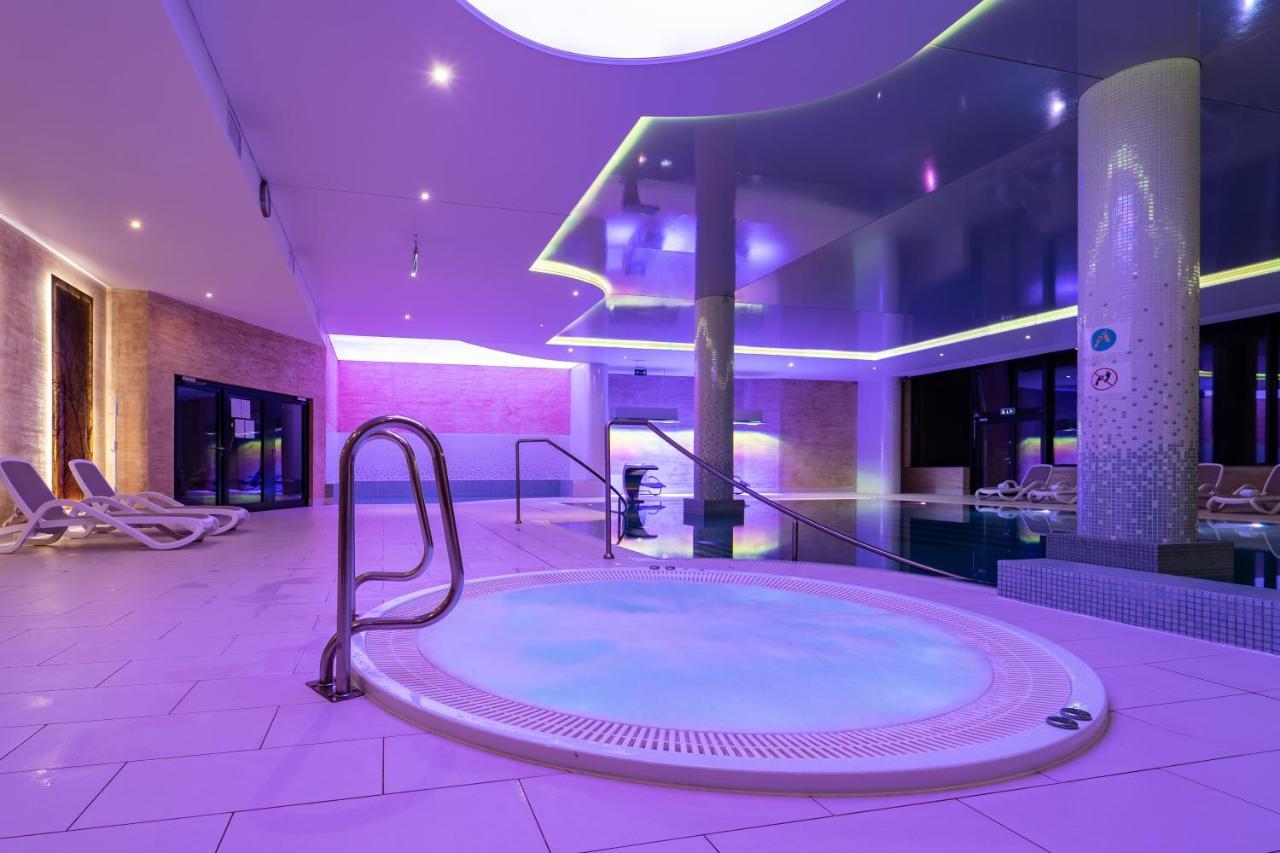 Vestina Wellness & Spa Hotel 미엥지즈드로예 외부 사진