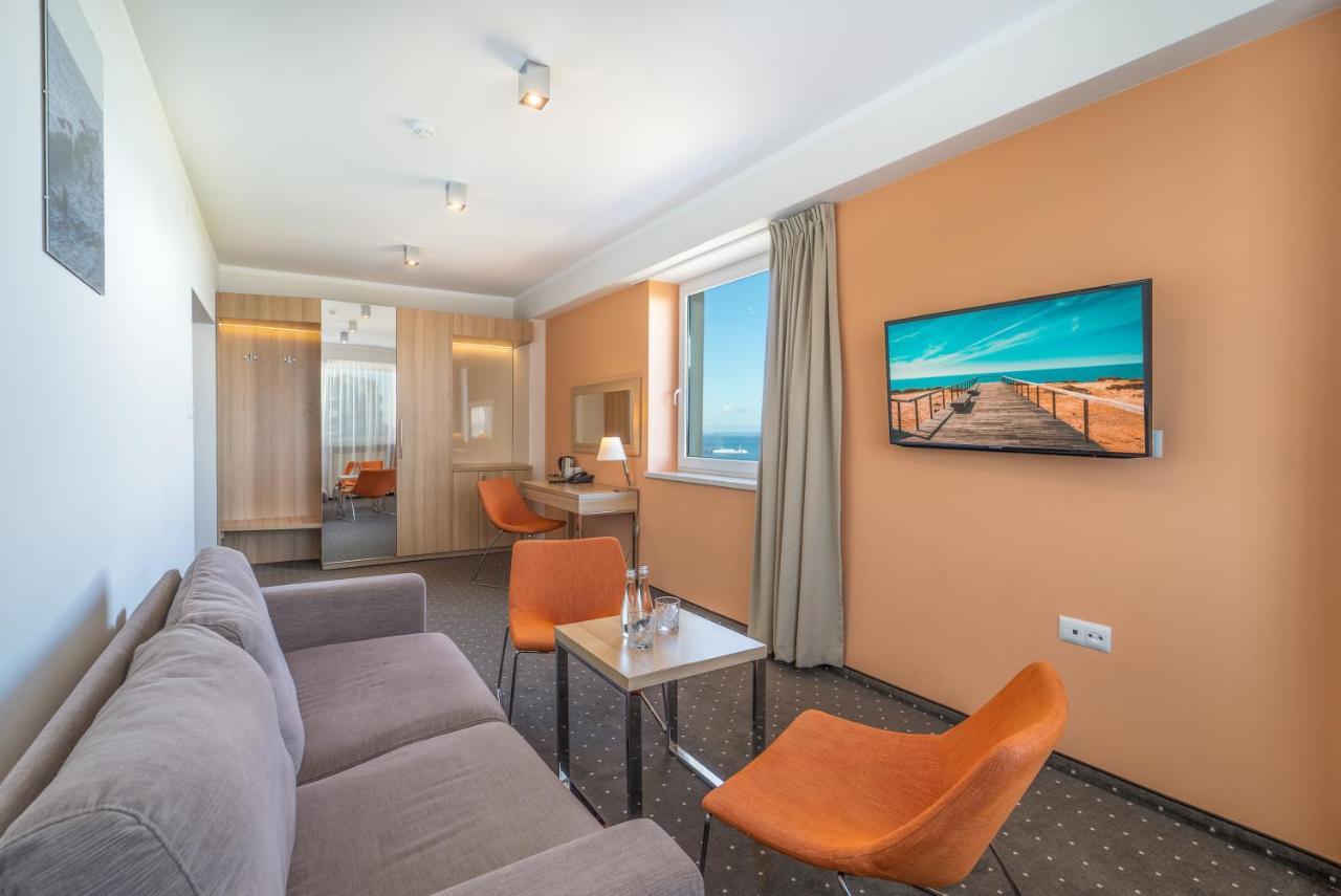 Vestina Wellness & Spa Hotel 미엥지즈드로예 외부 사진