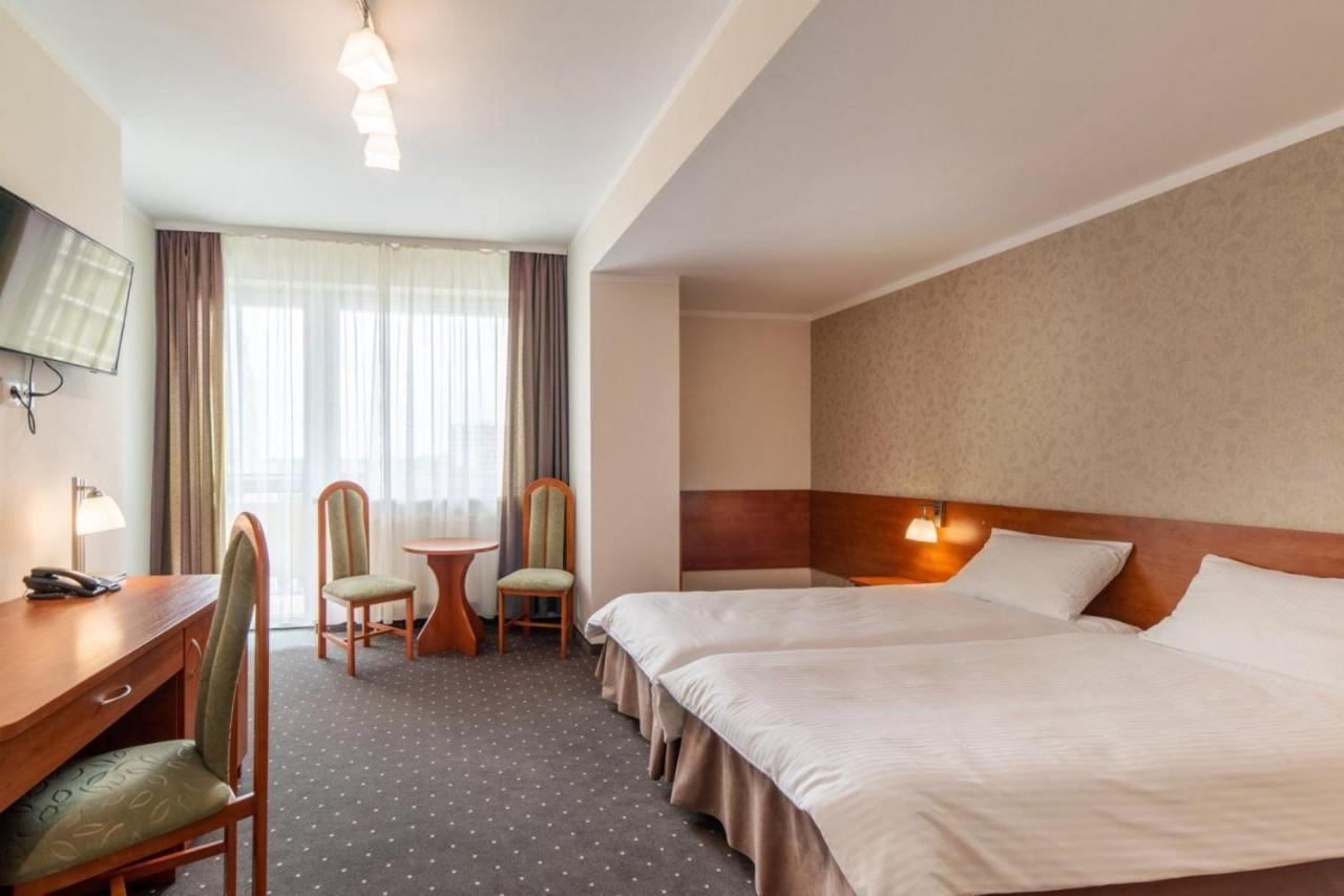 Vestina Wellness & Spa Hotel 미엥지즈드로예 외부 사진