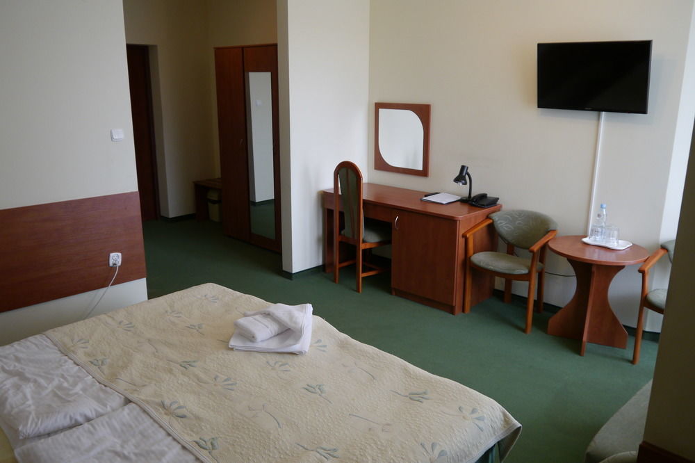 Vestina Wellness & Spa Hotel 미엥지즈드로예 외부 사진
