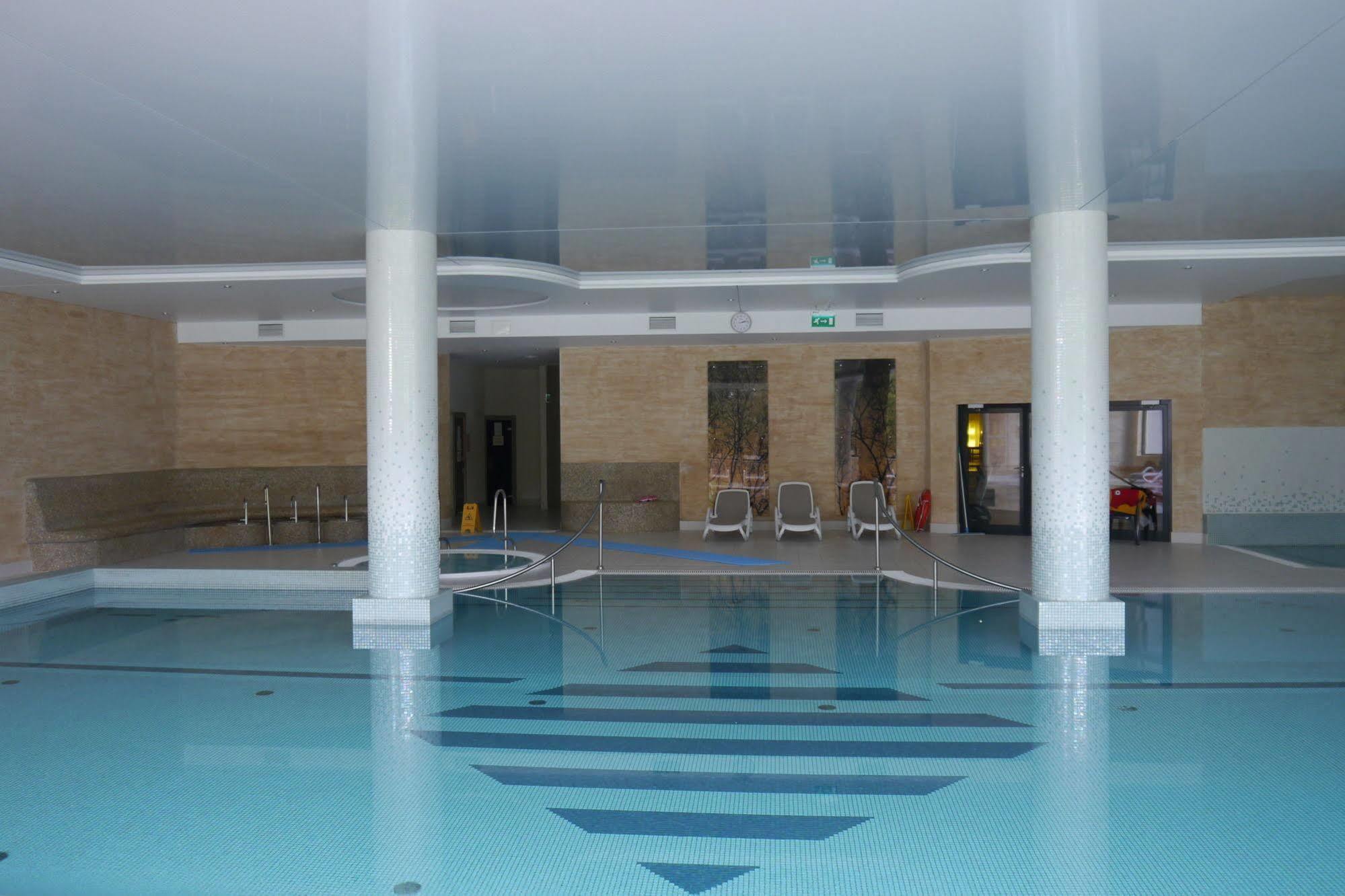Vestina Wellness & Spa Hotel 미엥지즈드로예 외부 사진