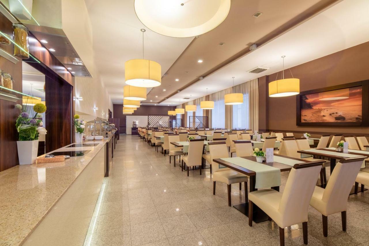 Vestina Wellness & Spa Hotel 미엥지즈드로예 외부 사진