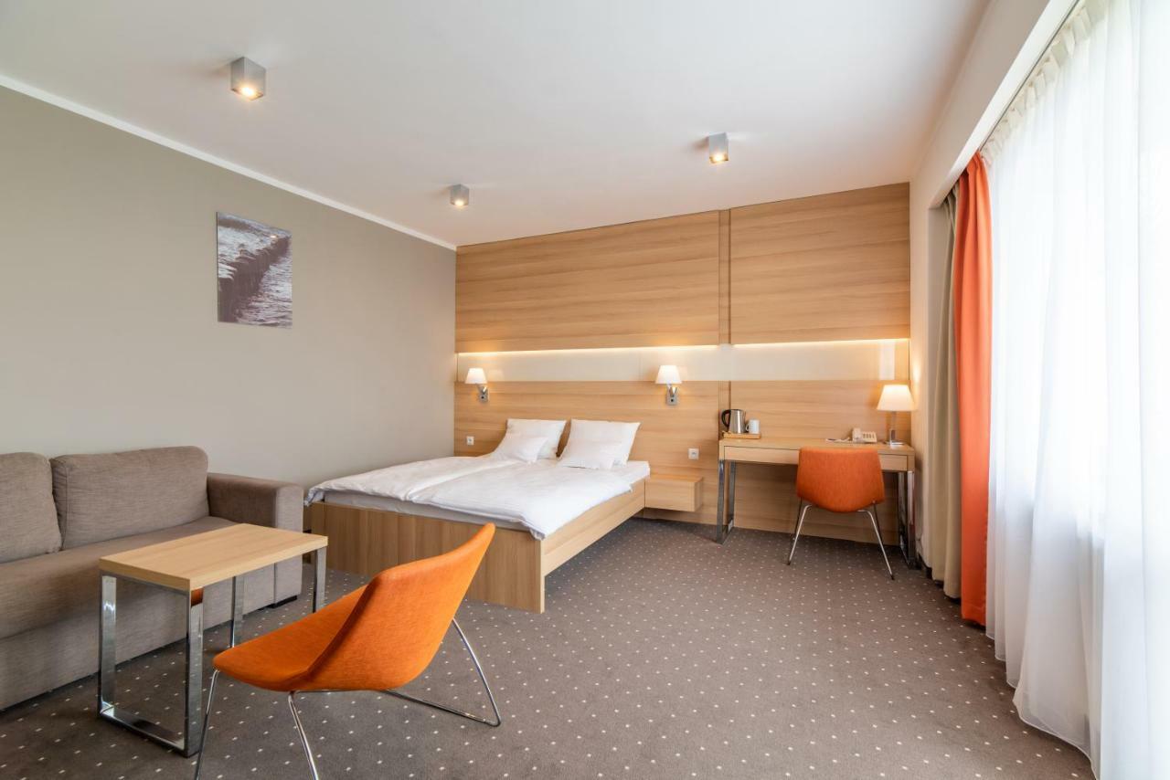 Vestina Wellness & Spa Hotel 미엥지즈드로예 외부 사진