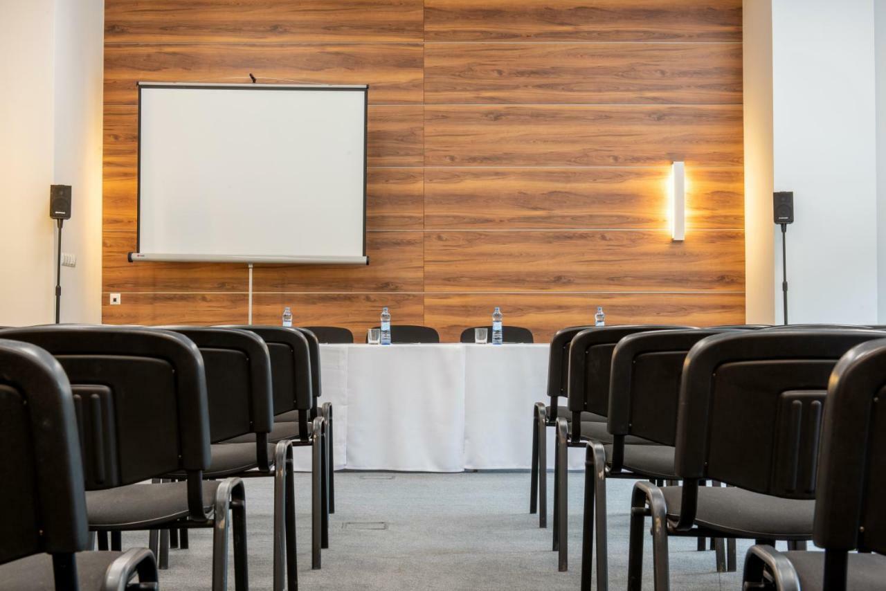 Vestina Wellness & Spa Hotel 미엥지즈드로예 외부 사진