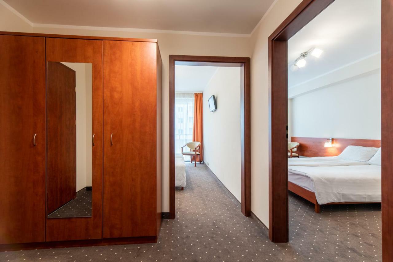 Vestina Wellness & Spa Hotel 미엥지즈드로예 외부 사진
