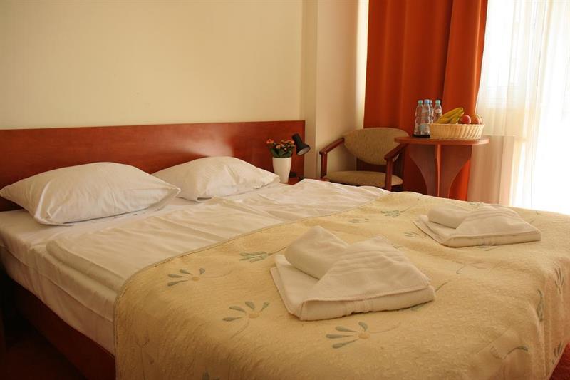 Vestina Wellness & Spa Hotel 미엥지즈드로예 외부 사진