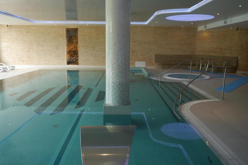 Vestina Wellness & Spa Hotel 미엥지즈드로예 외부 사진