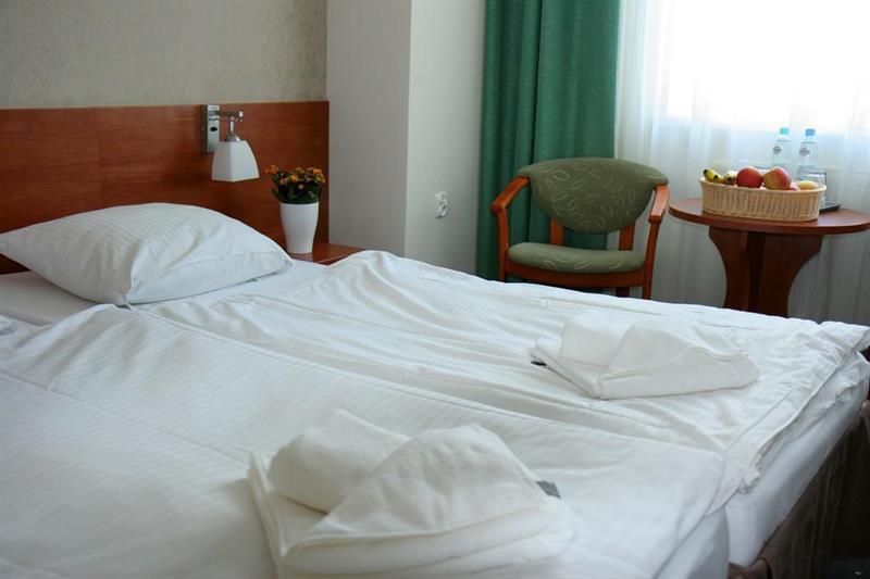 Vestina Wellness & Spa Hotel 미엥지즈드로예 외부 사진