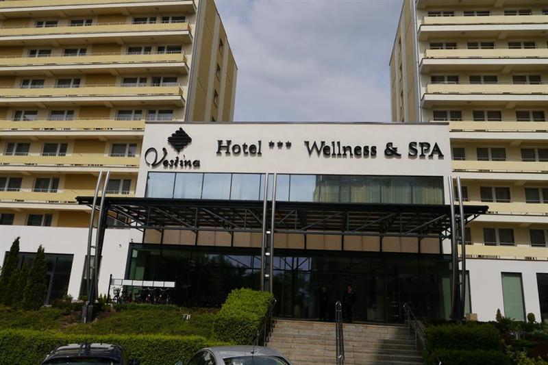 Vestina Wellness & Spa Hotel 미엥지즈드로예 외부 사진